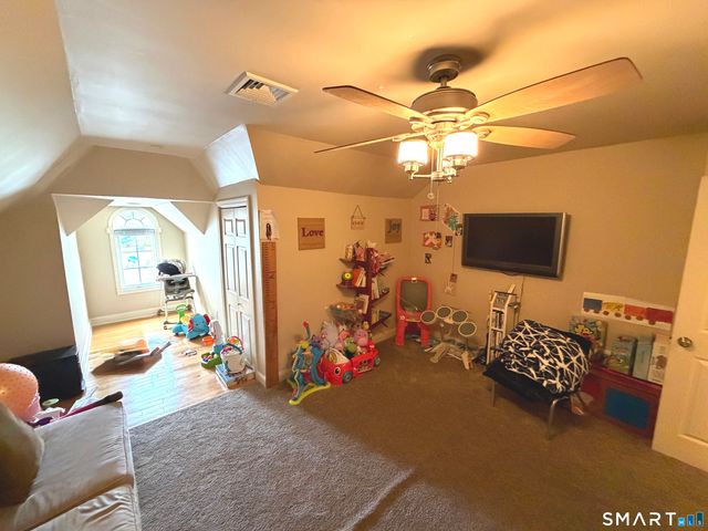 35 Emerald Pines Road, Waterbury, CT 06704