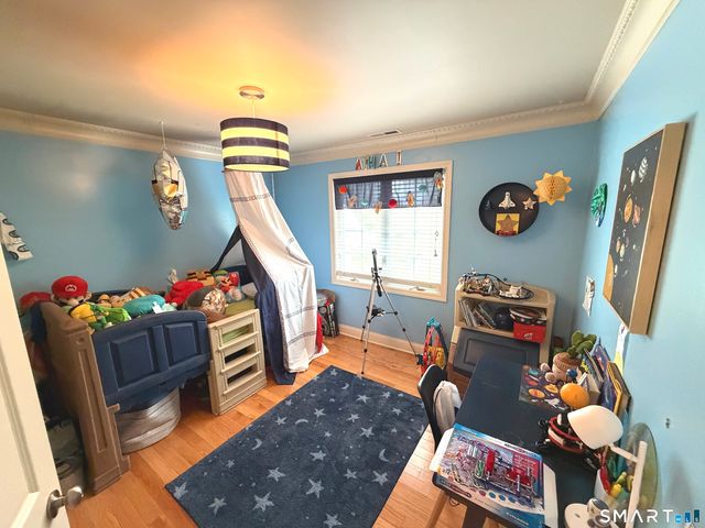35 Emerald Pines Road, Waterbury, CT 06704