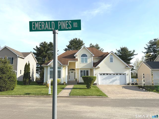 35 Emerald Pines Road, Waterbury, CT 06704