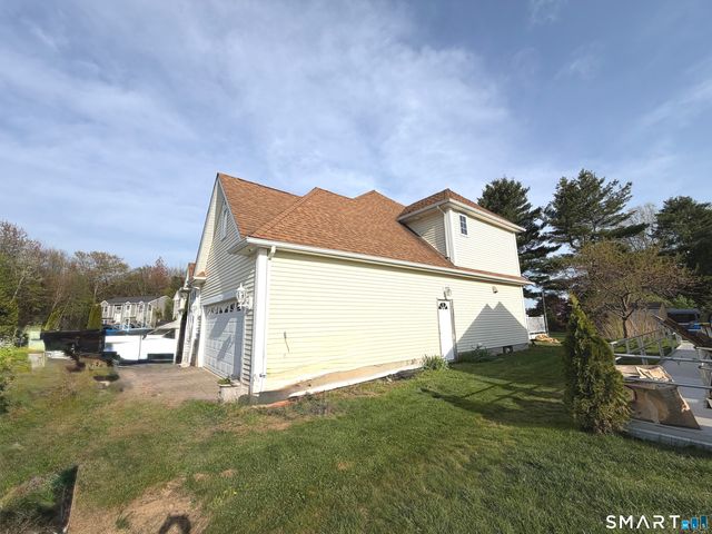 35 Emerald Pines Road, Waterbury, CT 06704