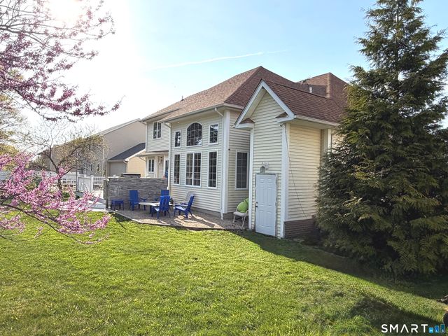 35 Emerald Pines Road, Waterbury, CT 06704