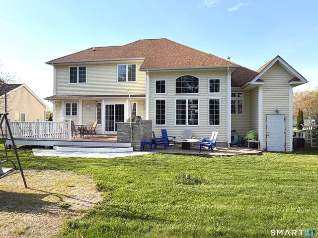 35 Emerald Pines Road, Waterbury, CT 06704