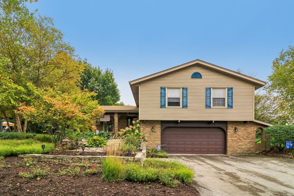 6S561 Bridlespur Drive, Naperville, IL 60540 — exterior