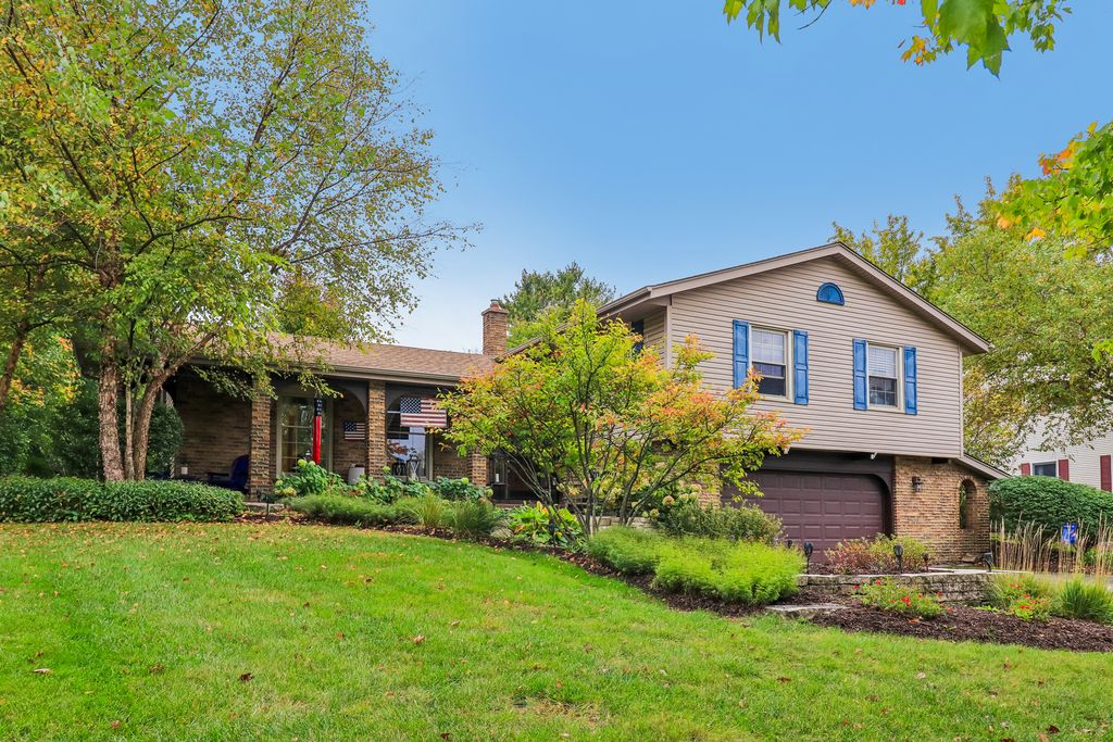 6S561 Bridlespur Drive, Naperville, IL 60540 — photo 2