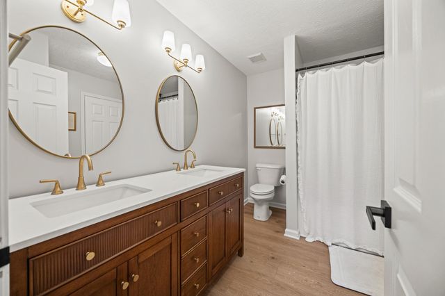 956 Winding Oak Trail, Lexington, KY 40511