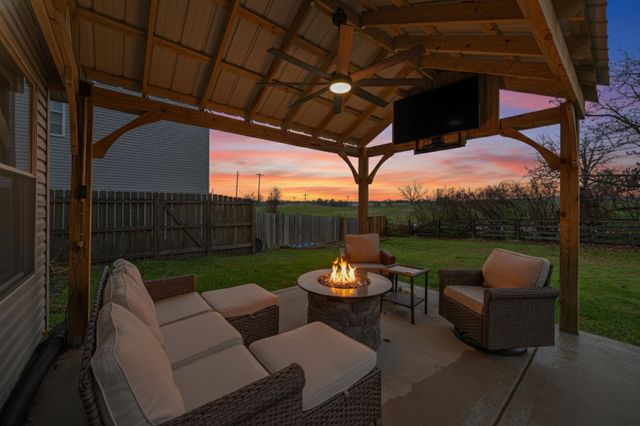 956 Winding Oak Trail, Lexington, KY 40511