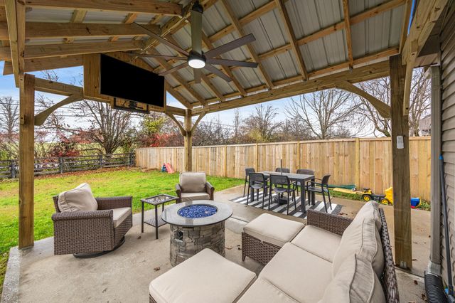 956 Winding Oak Trail, Lexington, KY 40511