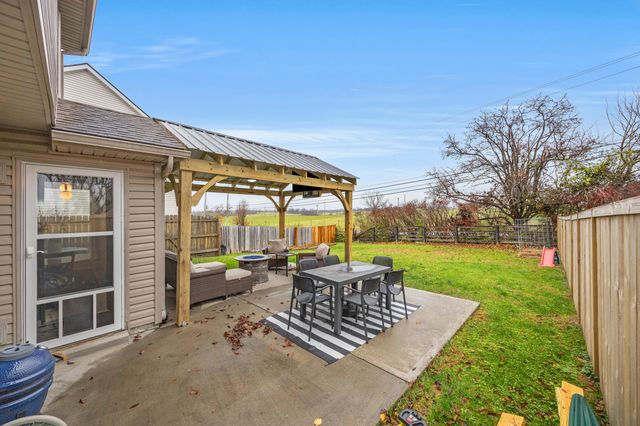 956 Winding Oak Trail, Lexington, KY 40511