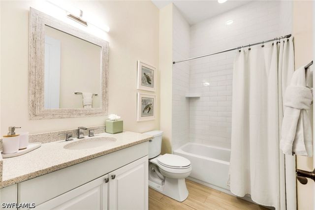 800 Breakaway LN 203, Naples, FL 34108