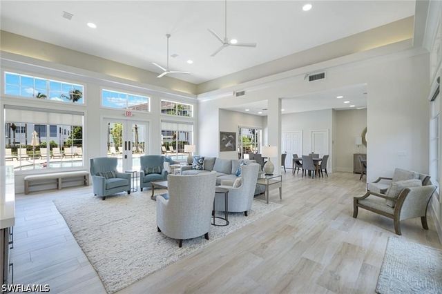 800 Breakaway LN 203, Naples, FL 34108