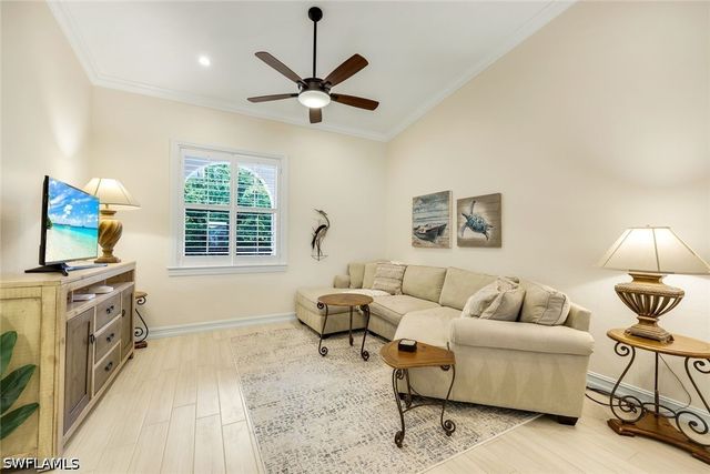 800 Breakaway LN 203, Naples, FL 34108