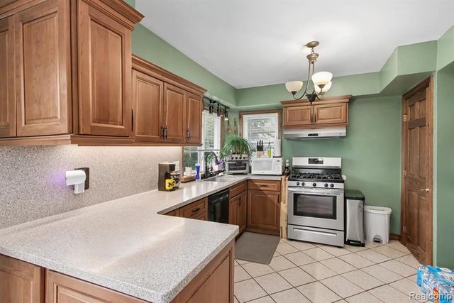 1926 Philomene Boulevard, Lincoln Park, MI 48146