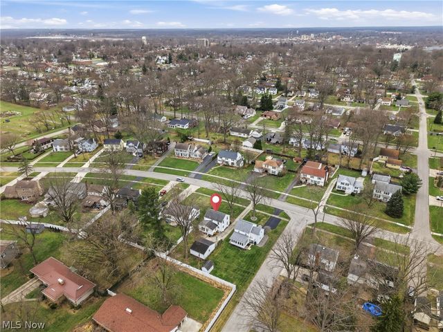 664 Perkinswood Boulevard NE, Warren, OH 44483