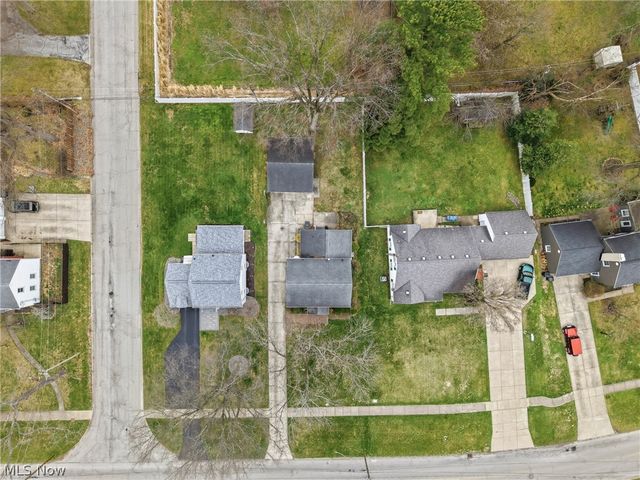 664 Perkinswood Boulevard NE, Warren, OH 44483