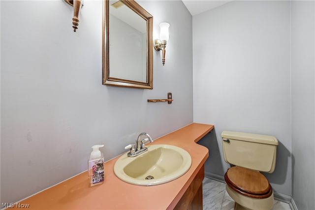 664 Perkinswood Boulevard NE, Warren, OH 44483