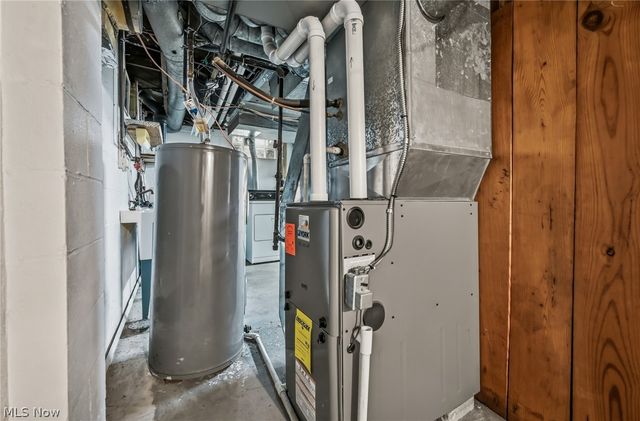 664 Perkinswood Boulevard NE, Warren, OH 44483