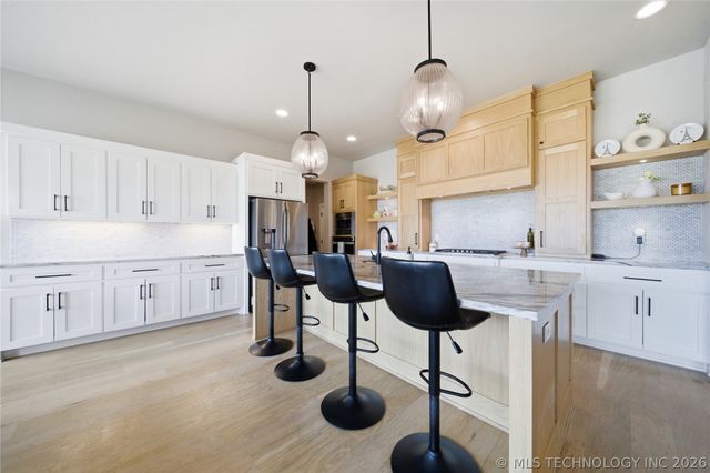 15 W 166th Place S, Glenpool, OK 74033