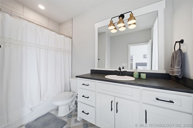 15 W 166th Place S, Glenpool, OK 74033