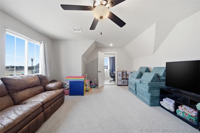 15 W 166th Place S, Glenpool, OK 74033