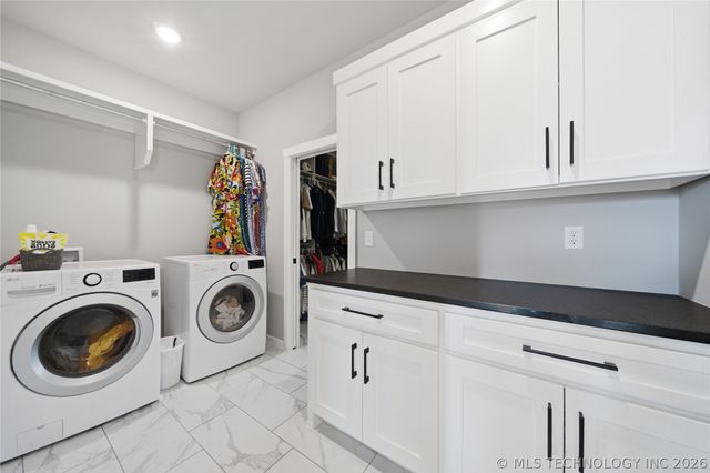 15 W 166th Place S, Glenpool, OK 74033