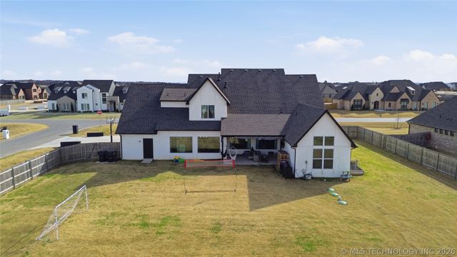 15 W 166th Place S, Glenpool, OK 74033