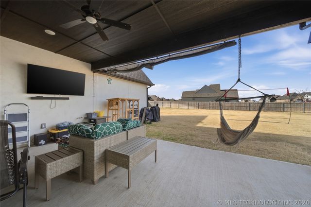 15 W 166th Place S, Glenpool, OK 74033