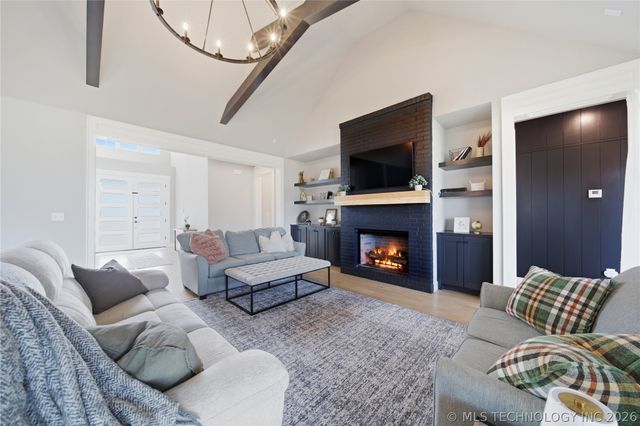 15 W 166th Place S, Glenpool, OK 74033