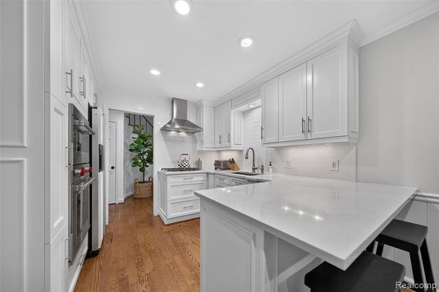 1262 Woodcrest Circle, Bloomfield Hills, MI 48304