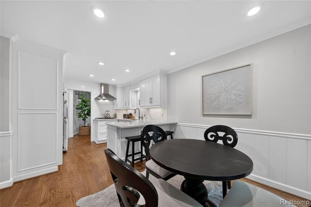 1262 Woodcrest Circle, Bloomfield Hills, MI 48304