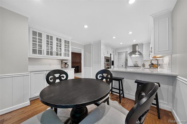 1262 Woodcrest Circle, Bloomfield Hills, MI 48304
