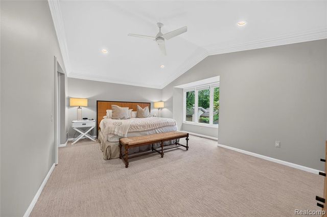 1262 Woodcrest Circle, Bloomfield Hills, MI 48304