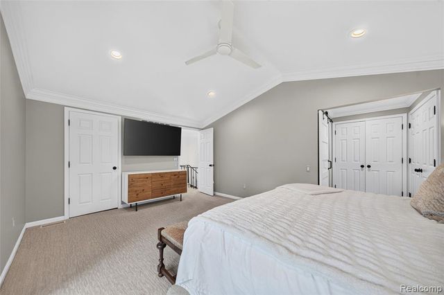 1262 Woodcrest Circle, Bloomfield Hills, MI 48304