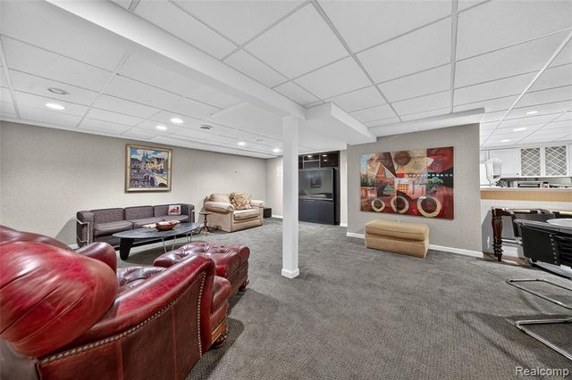 1262 Woodcrest Circle, Bloomfield Hills, MI 48304