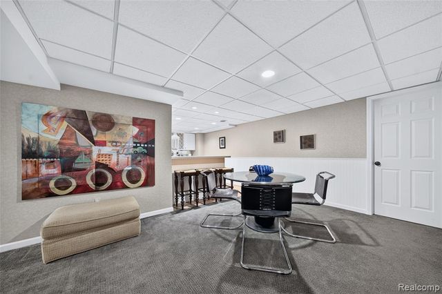 1262 Woodcrest Circle, Bloomfield Hills, MI 48304