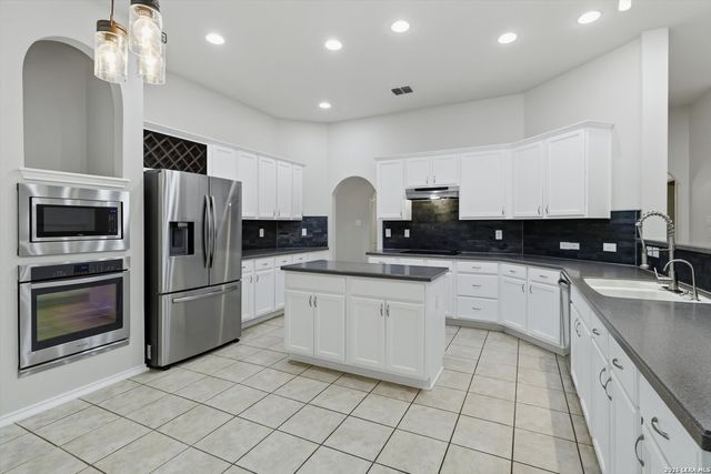 14618 Triple Crown, San Antonio, TX 78248