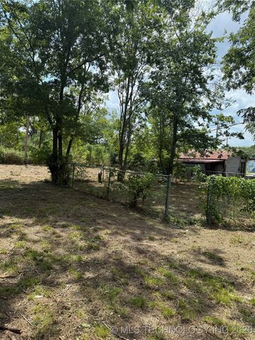 109 W Victor Street, Hugo, OK 74743