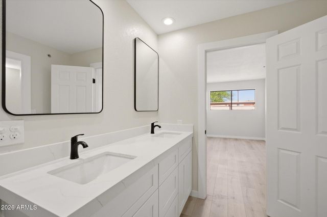 7510 E THOMAS Road 129, Scottsdale, AZ 85251