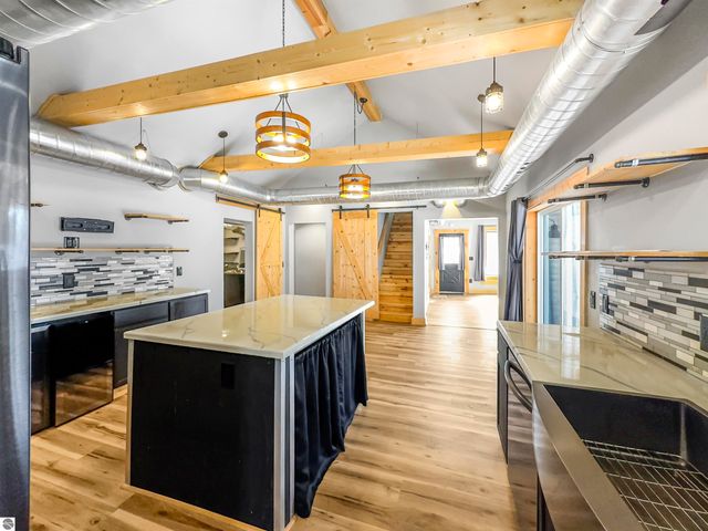 544 W Upton Avenue, Reed City, MI 49307