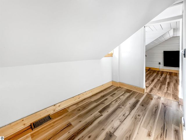 544 W Upton Avenue, Reed City, MI 49307