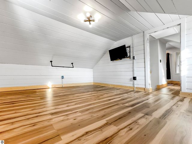 544 W Upton Avenue, Reed City, MI 49307