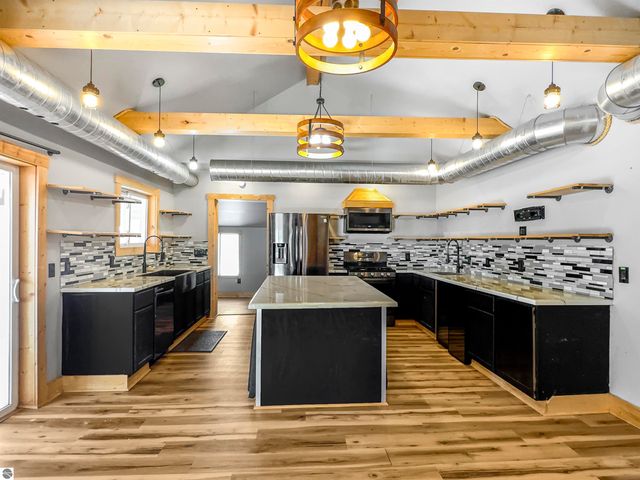 544 W Upton Avenue, Reed City, MI 49307