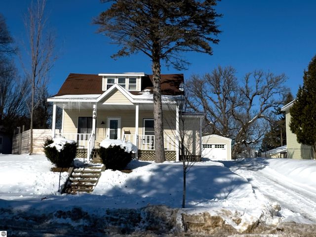 544 W Upton Avenue, Reed City, MI 49307