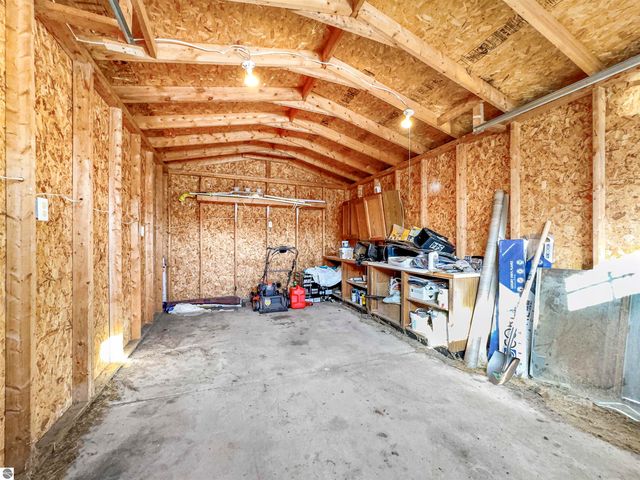 544 W Upton Avenue, Reed City, MI 49307