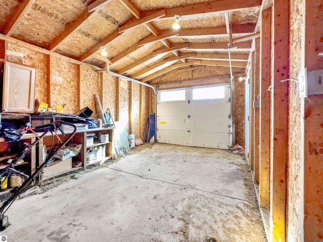 544 W Upton Avenue, Reed City, MI 49307