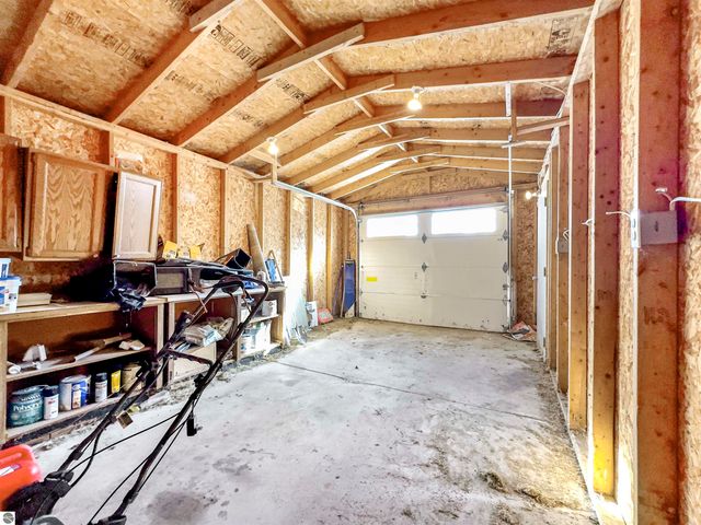 544 W Upton Avenue, Reed City, MI 49307