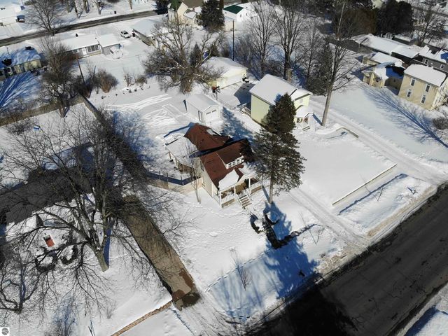 544 W Upton Avenue, Reed City, MI 49307