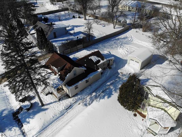 544 W Upton Avenue, Reed City, MI 49307