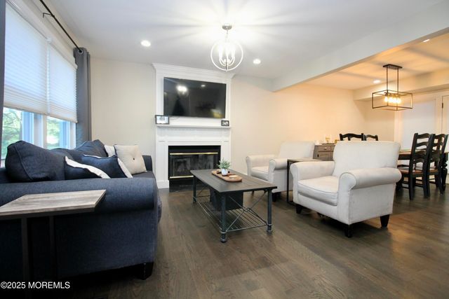 1 Kings Mountain Road, Freehold, NJ 07728