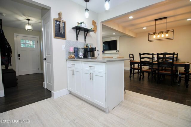 1 Kings Mountain Road, Freehold, NJ 07728