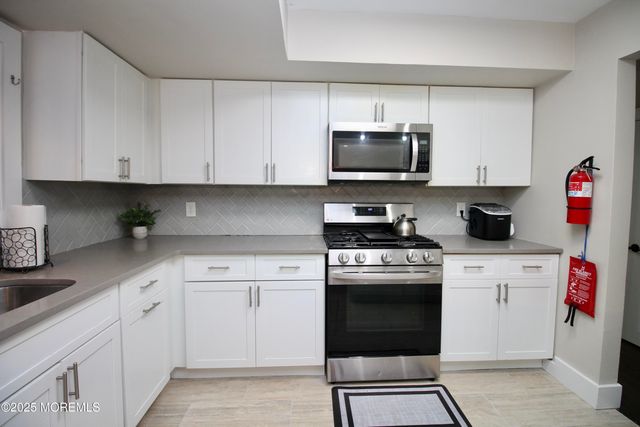 1 Kings Mountain Road, Freehold, NJ 07728